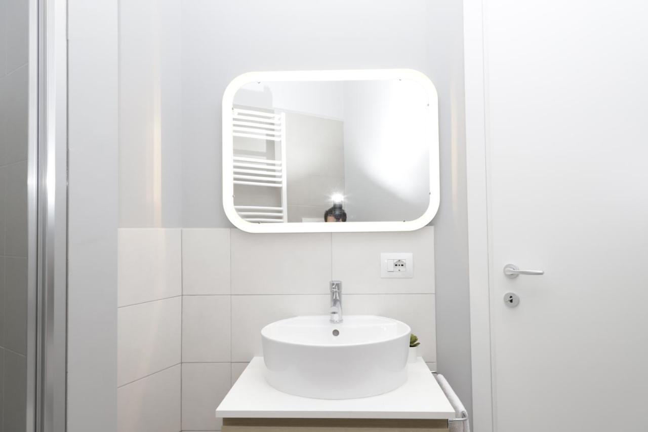 מילאנו Hemeras Boutique Homes - 2 Luxury Apartments In The City Center מראה חיצוני תמונה