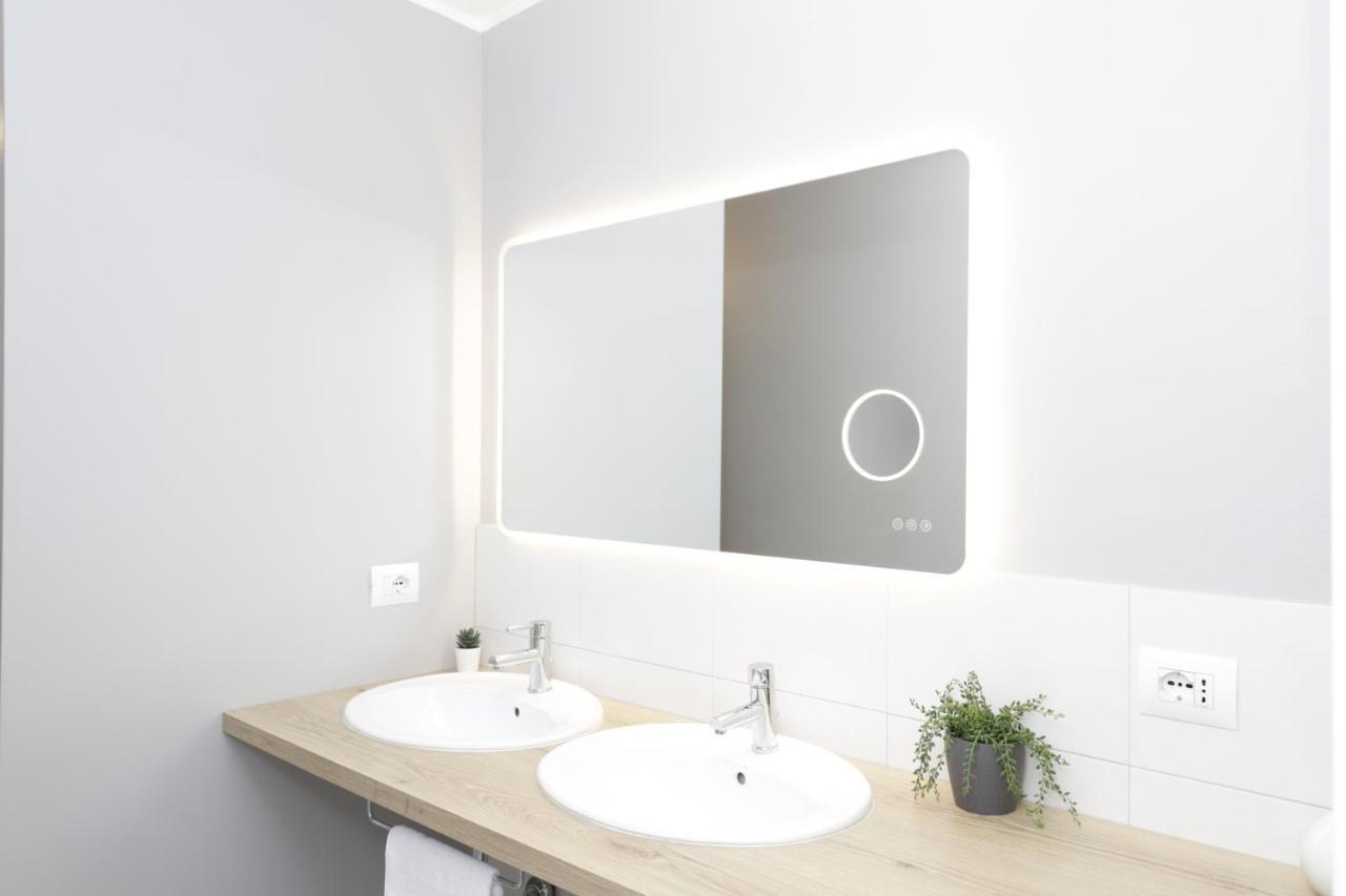 מילאנו Hemeras Boutique Homes - 2 Luxury Apartments In The City Center מראה חיצוני תמונה